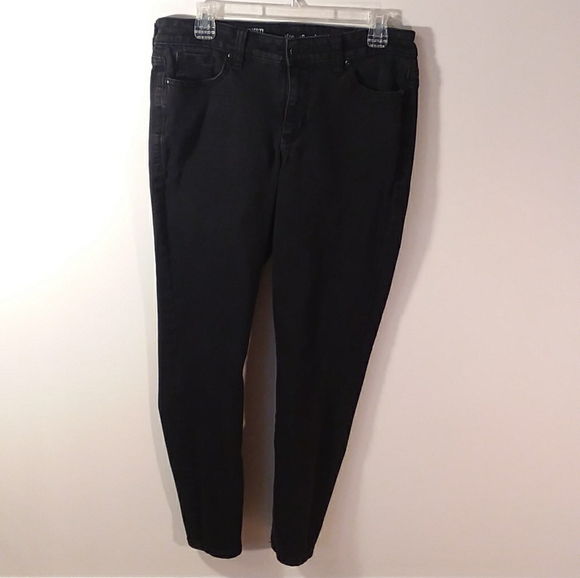 I156, Crown and Ivy, size10r, skinny jeans. - Picture 1 of 8